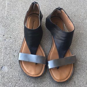 Bare traps two toned sandals
